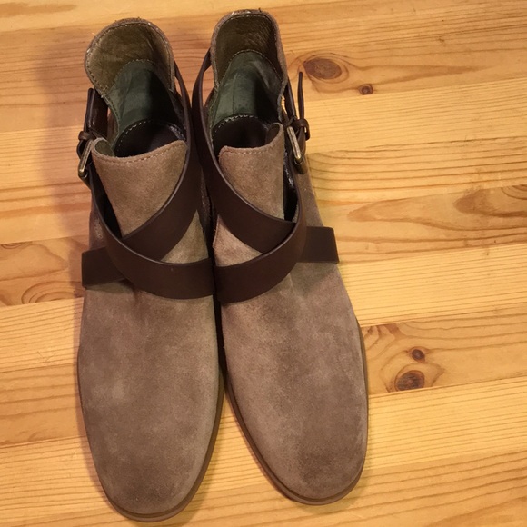 NWOT Isaola Davan Bootie - Picture 8 of 9